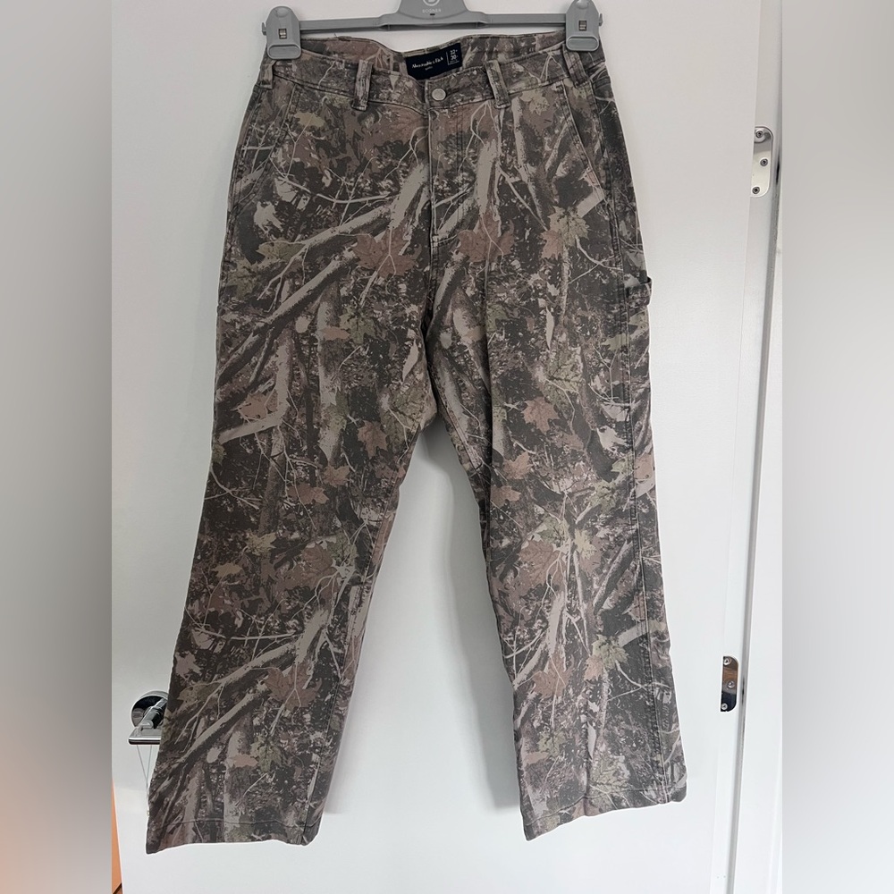 Abercrombie baggy camo pants